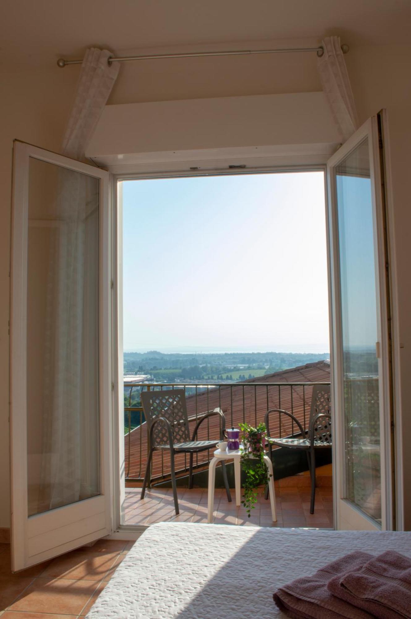 Nice Apartments Lake View & Free Parking Pastrengo Exterior photo