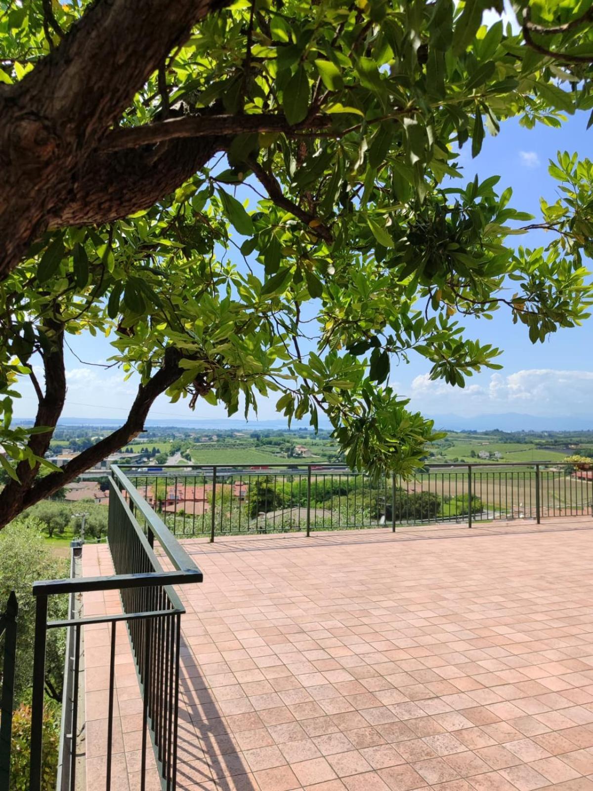 Nice Apartments Lake View & Free Parking Pastrengo Exterior photo
