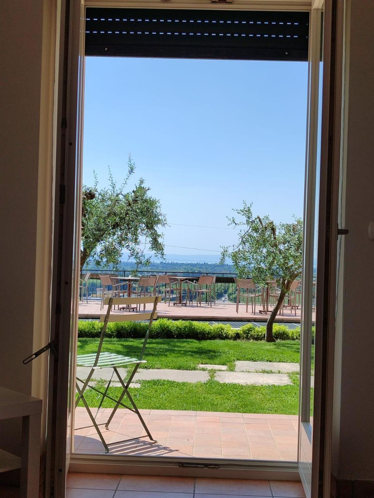 Nice Apartments Lake View & Free Parking Pastrengo Exterior photo