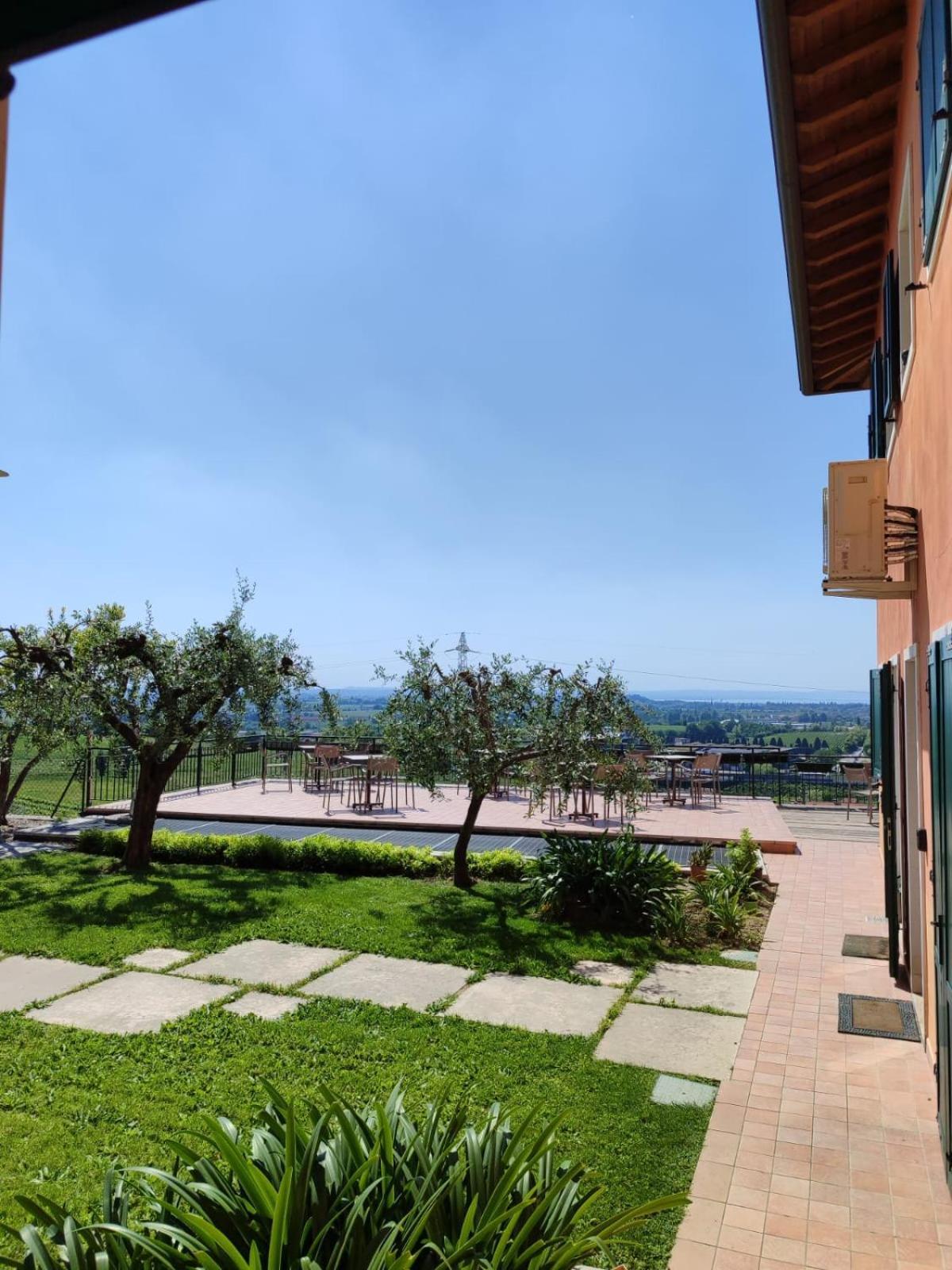 Nice Apartments Lake View & Free Parking Pastrengo Exterior photo