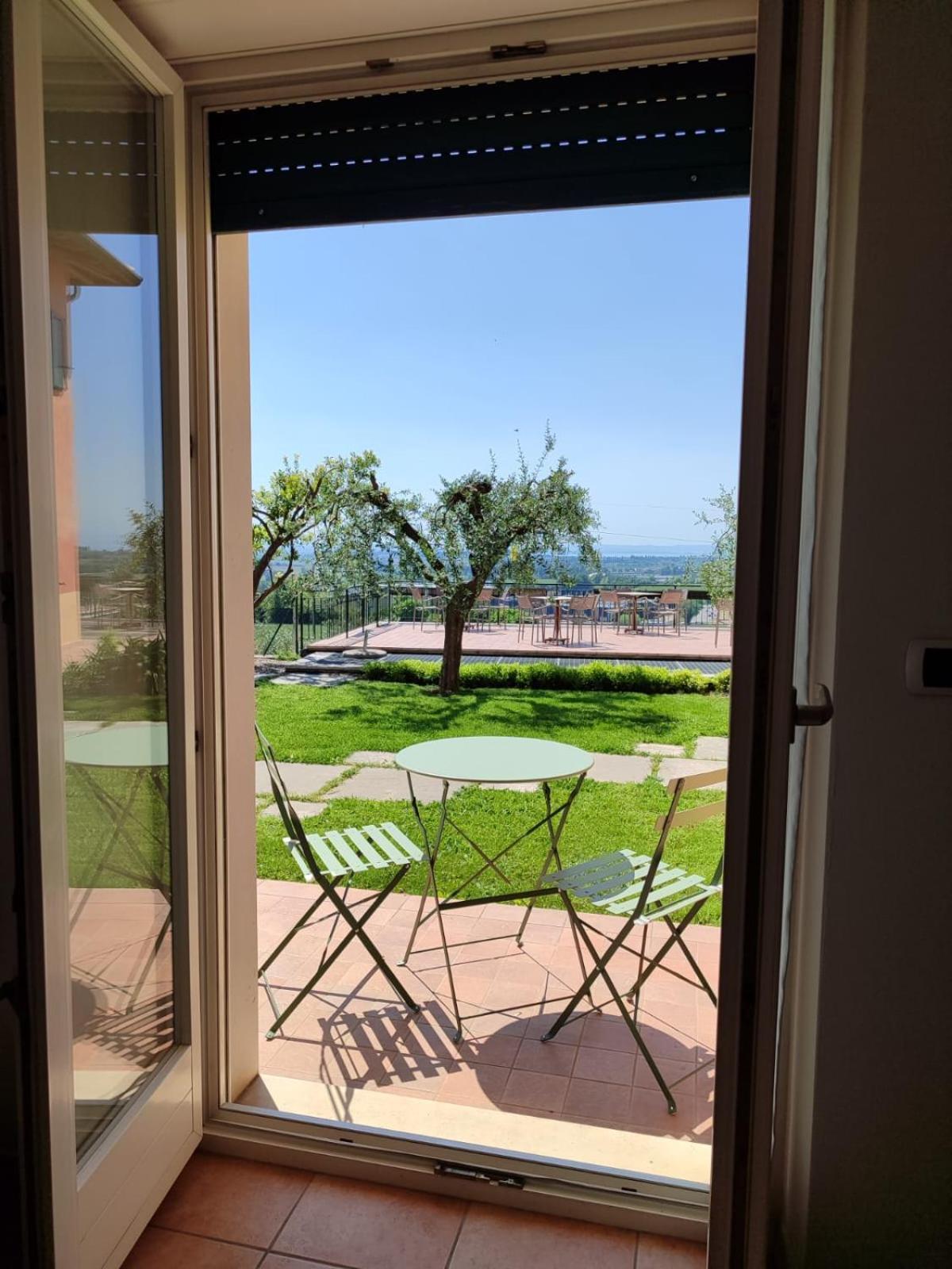 Nice Apartments Lake View & Free Parking Pastrengo Exterior photo